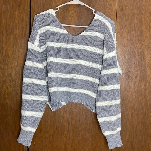 Womans Crop Top Sweater - Picture 1 of 3